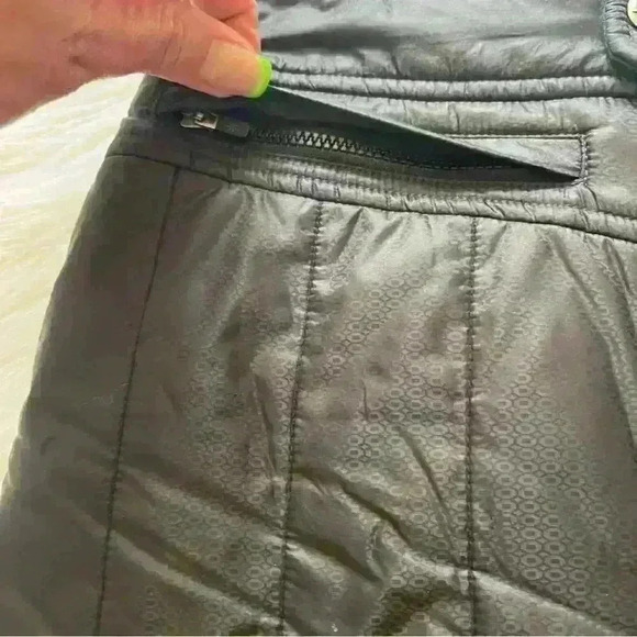 Athleta Toasty Buns Quilted Puffer Miniskirt Black Size 2 - Picture 5 of 12